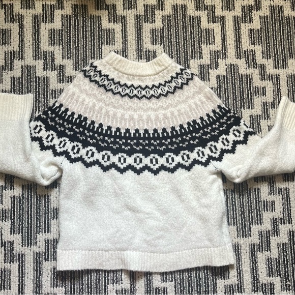 Universal Thread Sweater - Picture 2 of 3